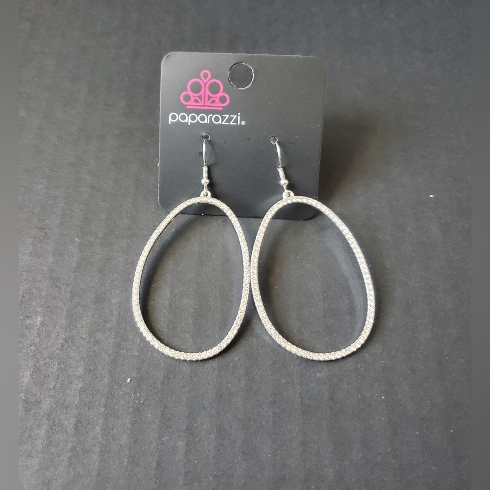 Paparazzi Rhinestone Silver Oval Earrings